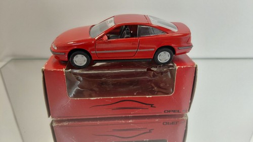 Gama opel calibra 3 turig - 1:43,